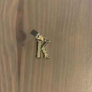 10k yellow gold K pendant